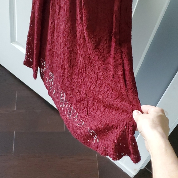 Lulus gorgeous long lace burgundy gown! - Picture 11 of 11